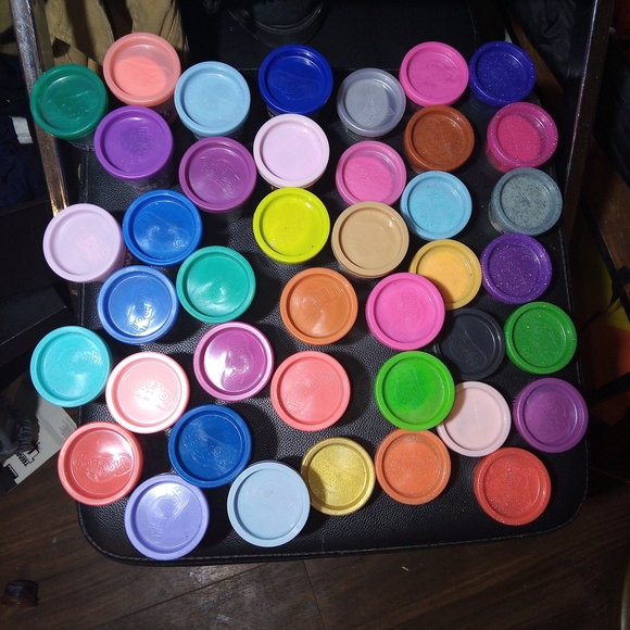 Purple and Red Modeling Compound Set - Picture 5 of 7